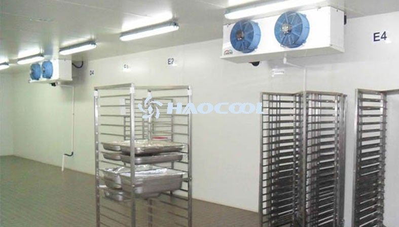 Холодильная камера ресторана-столовой