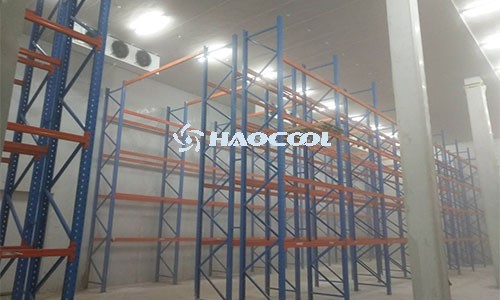 Какие основные проверки необходимо выполнить перед запуском холодильной установки?