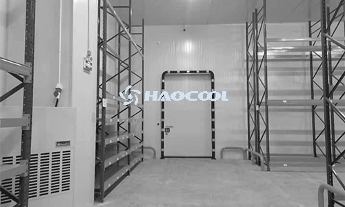 Как выбрать откатную дверь для холодильной камеры